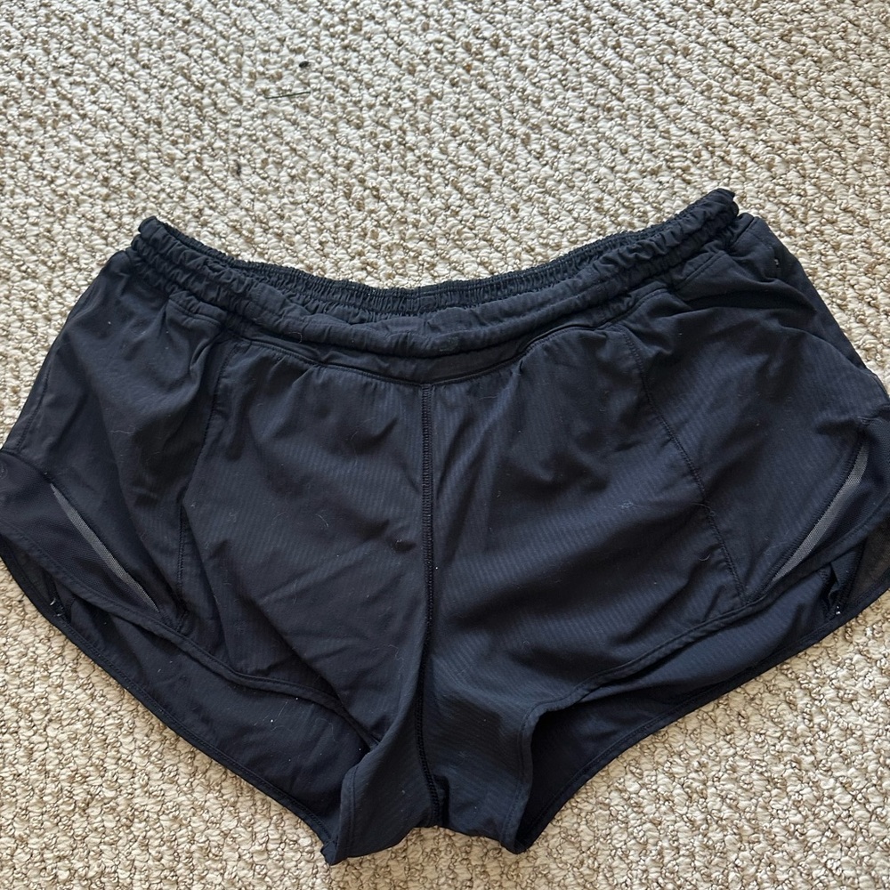 LR 2.5 Lululemon Black Hotty Hot shorts